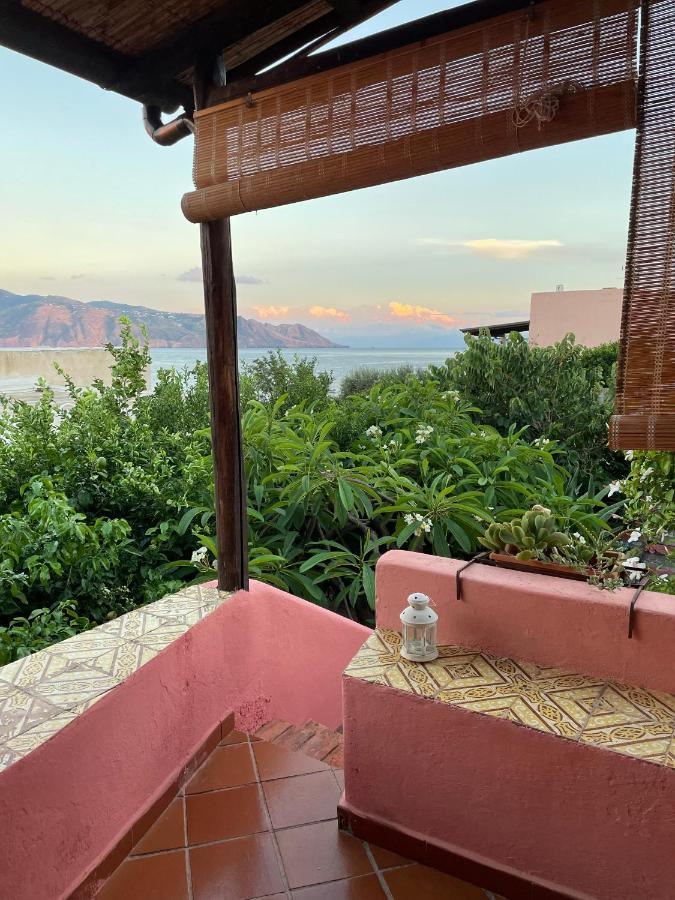 Villa Pomelia, Villa Nel Corso Di Santa Marina Salina A 50 Mt Dal Mare מראה חיצוני תמונה