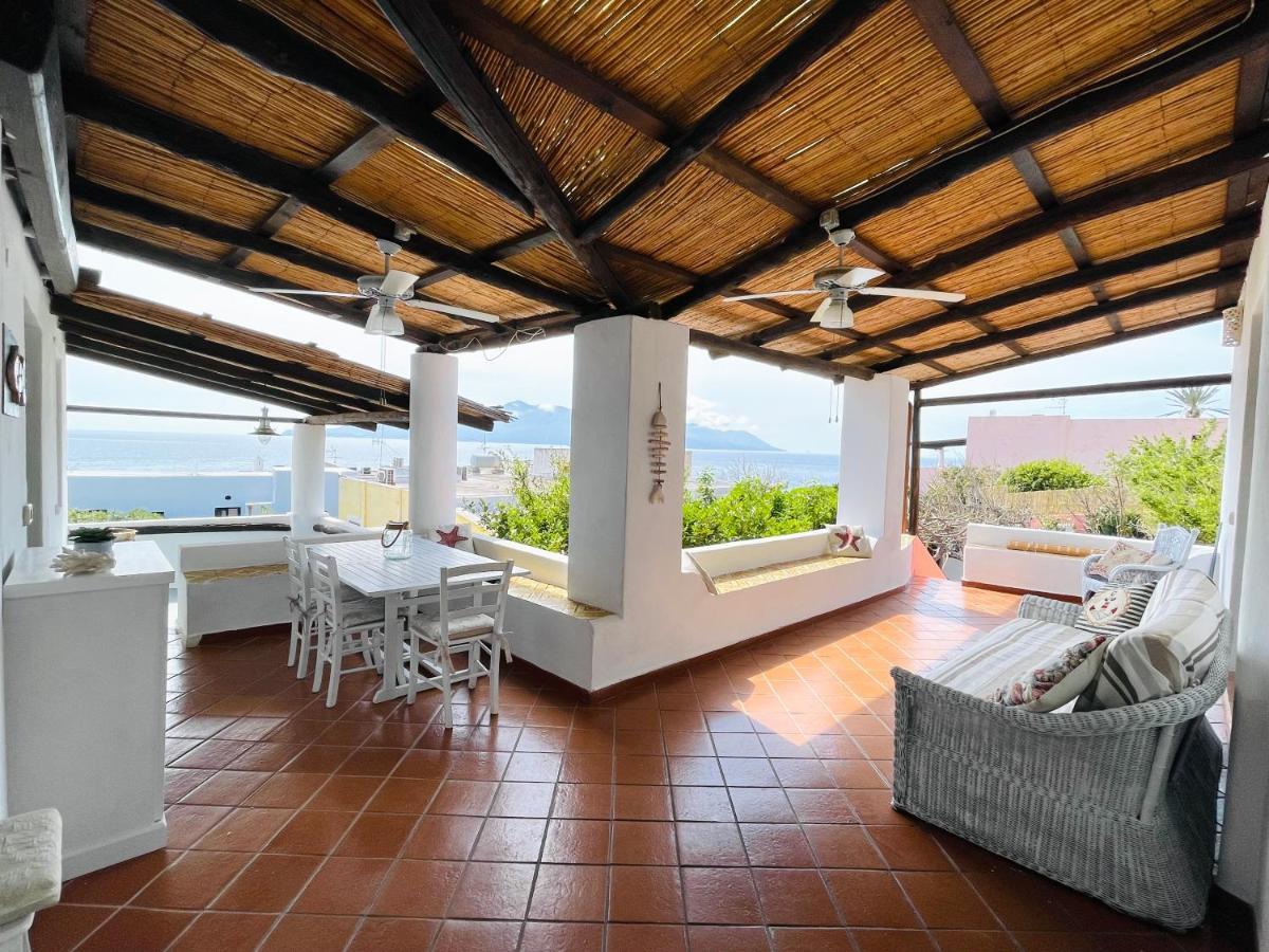 Villa Pomelia, Villa Nel Corso Di Santa Marina Salina A 50 Mt Dal Mare מראה חיצוני תמונה