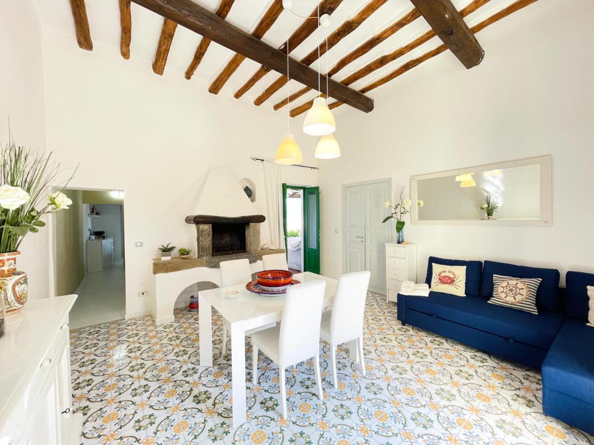 Villa Pomelia, Villa Nel Corso Di Santa Marina Salina A 50 Mt Dal Mare מראה חיצוני תמונה