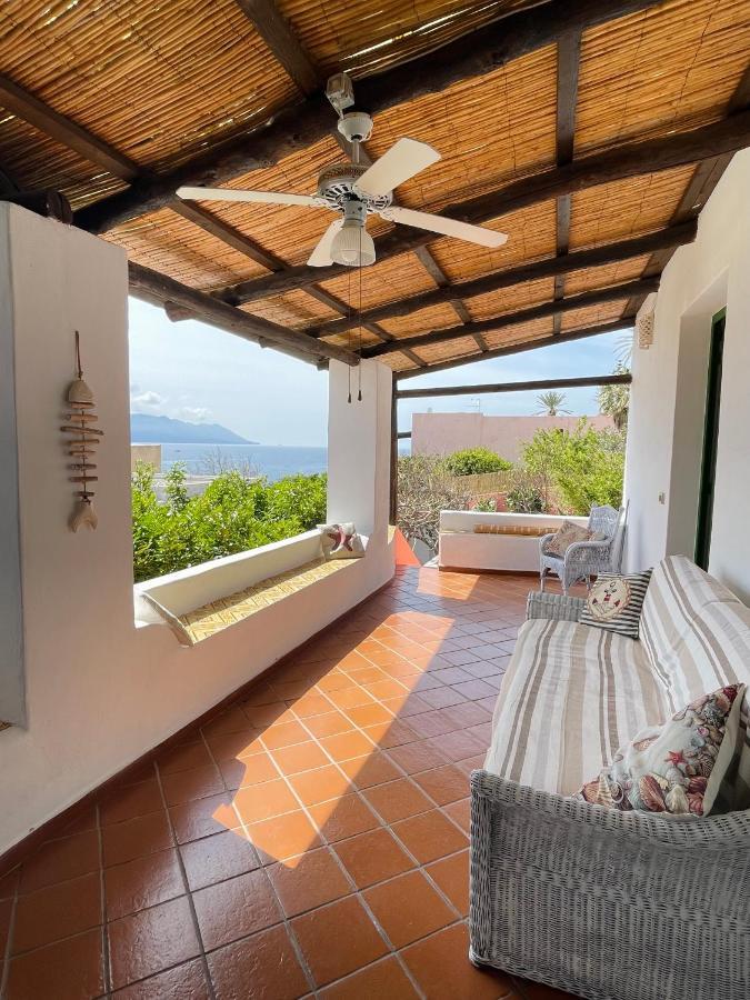 Villa Pomelia, Villa Nel Corso Di Santa Marina Salina A 50 Mt Dal Mare מראה חיצוני תמונה