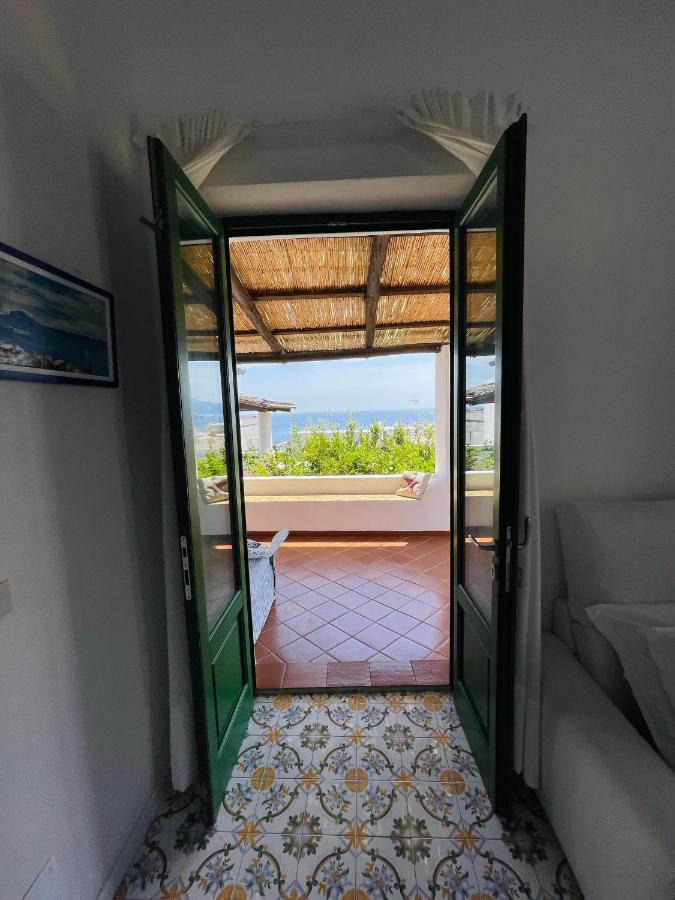 Villa Pomelia, Villa Nel Corso Di Santa Marina Salina A 50 Mt Dal Mare מראה חיצוני תמונה