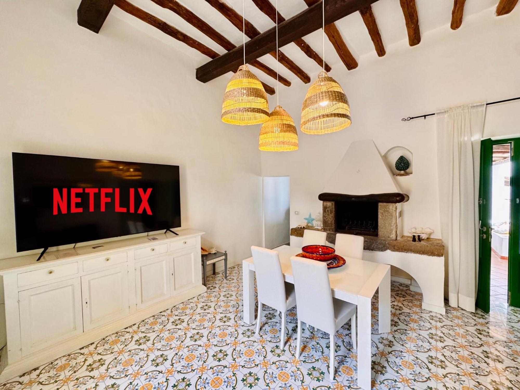 Villa Pomelia, Villa Nel Corso Di Santa Marina Salina A 50 Mt Dal Mare מראה חיצוני תמונה